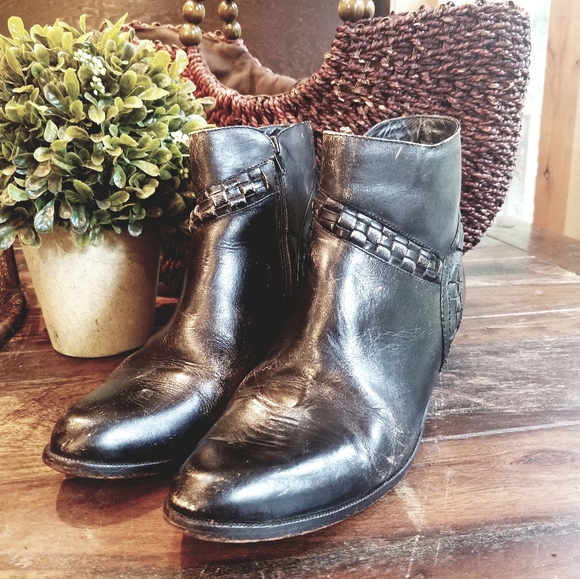 Black Distressed leather ankle boots sz 9.5 - Picture 4 of 7